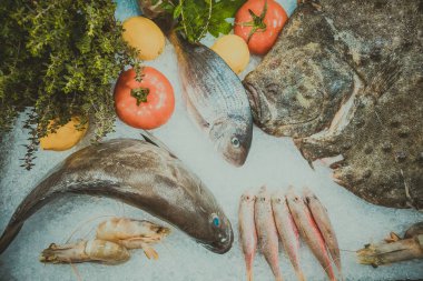 Deniz restoranda taze balık