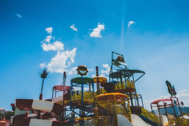 Çocuk su parkı. Çocuk su kaydırağı