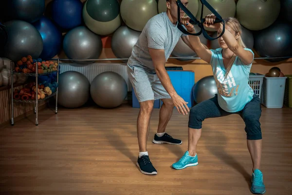 Personal training in the gym — Stock Photo, Image