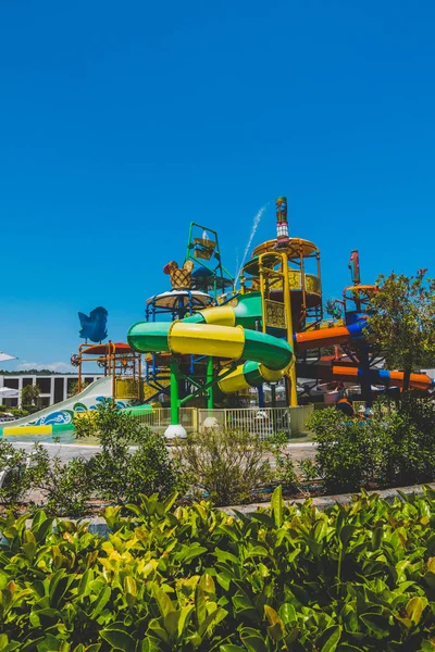 Parque aquático infantil. Corrediças de água para crianças — Fotografia de Stock