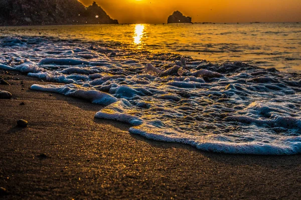 Herrlicher Sonnenaufgang über dem Meer — Stockfoto