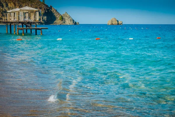 Nyári vakáció háttér. Gyönyörű tenger — Stock Fotó
