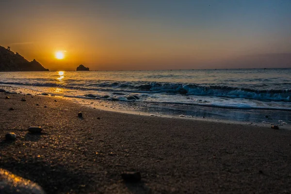 Magnífico nascer do sol no mar — Fotografia de Stock