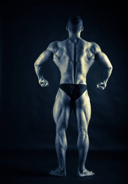 Jimnastik salonu kas vücut ile güçlü