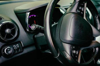 Direksiyon simidi tamam mı