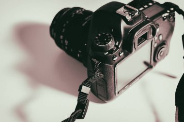 kamera beyaz arkaplanda