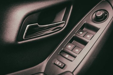 Arabanın iç kapılar