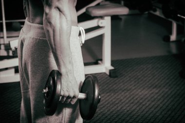 Halterli büyük pazılar.