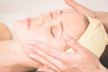 Yüz için kozmetik prosedürler