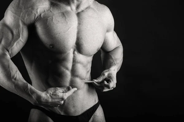 남성 보여주는 근육 — 스톡 사진