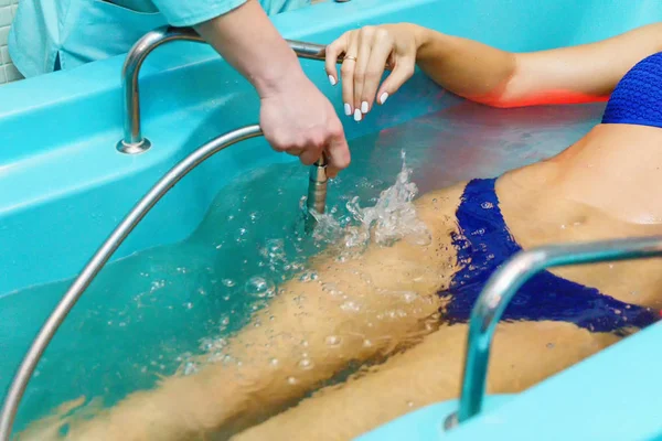 Zabieg masażu podwodnego — Zdjęcie stockowe