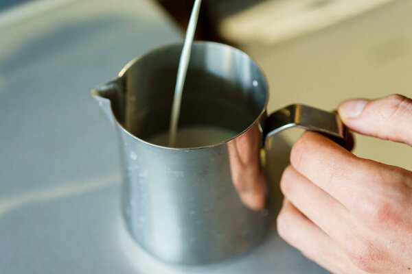 варить кофе в кофемашине
