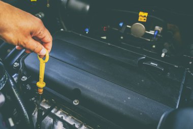 El motor yağında denetler