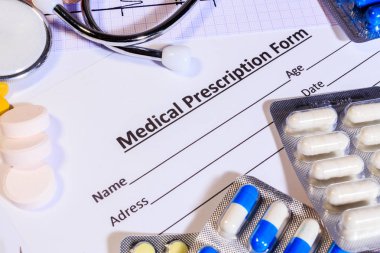 tıbbi cihazlar: tabletler, boş, stetoskop