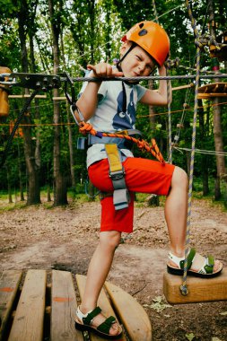 Halat Parkı çocuk tırmanıyor