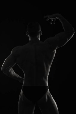 erkek gösteren kaslar