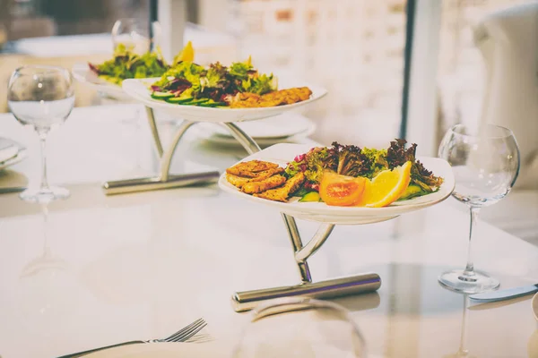 Louça. Saladas — Fotografia de Stock