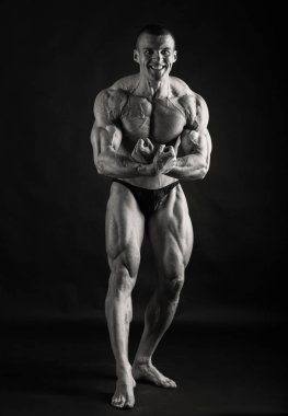 erkek gösteren kaslar