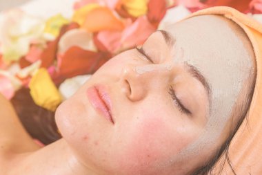 Yüz için kozmetik prosedürler