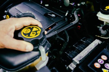 Arabanın motoru teknik onay