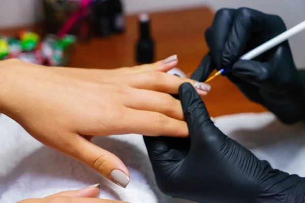 Manicure al salone termale — Foto Stock