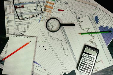 Finansal analizi ve grafikler. Arka plan üzerinde forex ve stok ma