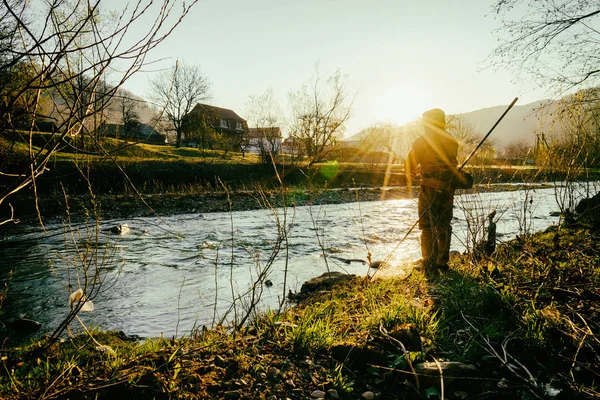 Pesca en el río — Foto de Stock