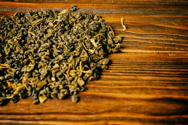 Πράσινο τσάι σε ξύλινο φόντο — Φωτογραφία Αρχείου