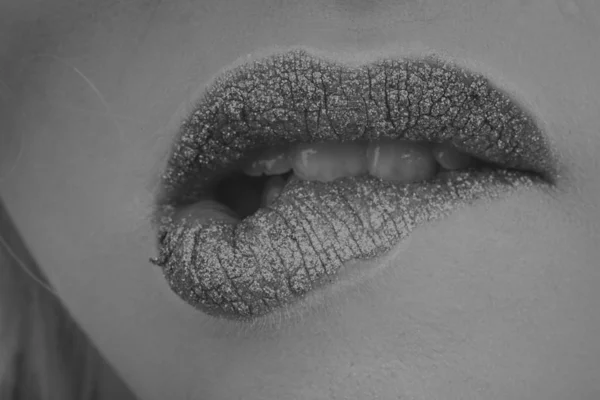 Usta dziewczyny w brokat — Zdjęcie stockowe
