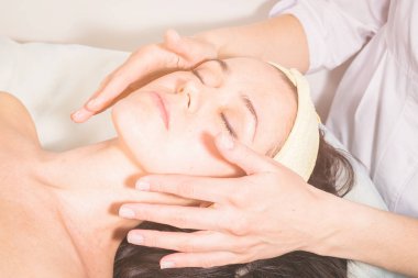 Yüz için kozmetik prosedürler