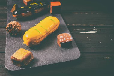 Şekerleme yemek. Pişirme kek ve hamur işleri