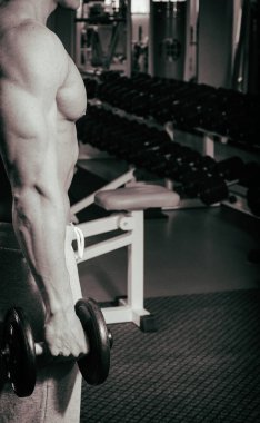 Halterli büyük pazılar.