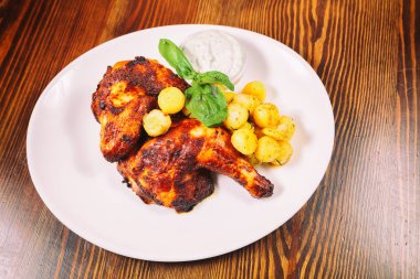 Masasına lezzetli restoran yemek