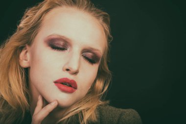 Güzel kadın göz yakın çekim, makyaj