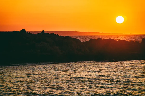 Захід сонця на морі гори — стокове фото