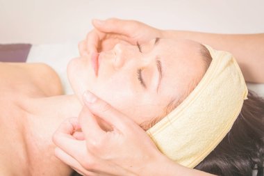 Yüz için kozmetik prosedürler