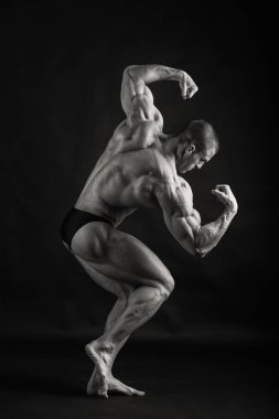 erkek gösteren kaslar