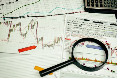 Finansal analizi ve grafikler. Arka plan üzerinde forex ve stok ma