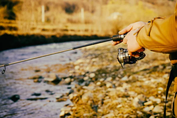 Nehirde balık tutmak — Stok fotoğraf