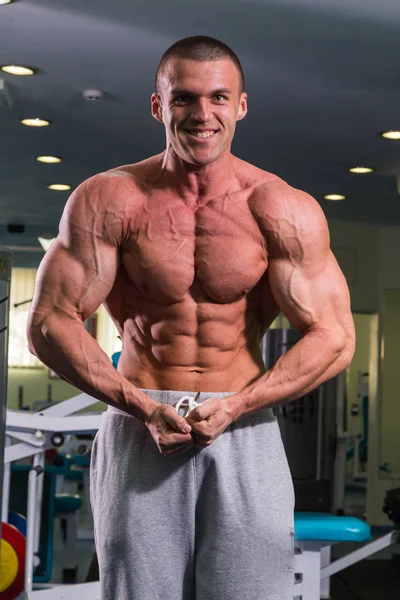 Training process men at the gym — Stock Photo, Image