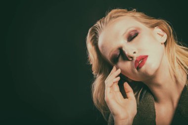 Güzel kadın göz yakın çekim, makyaj