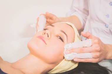 Yüz için kozmetik prosedürler
