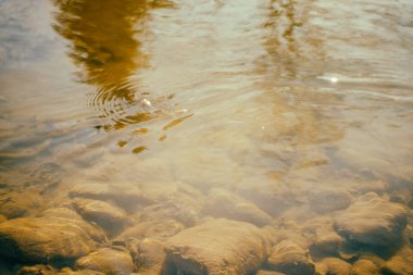 Güzel dağ nehir, muhteşem manzara