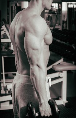 Halterli büyük pazılar.