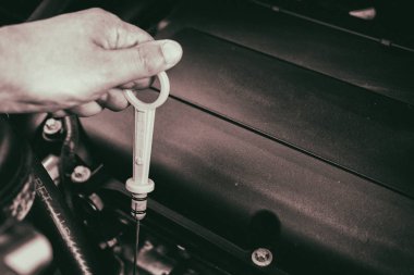 El motor yağında denetler