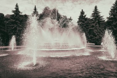 Parktaki güzel çeşme