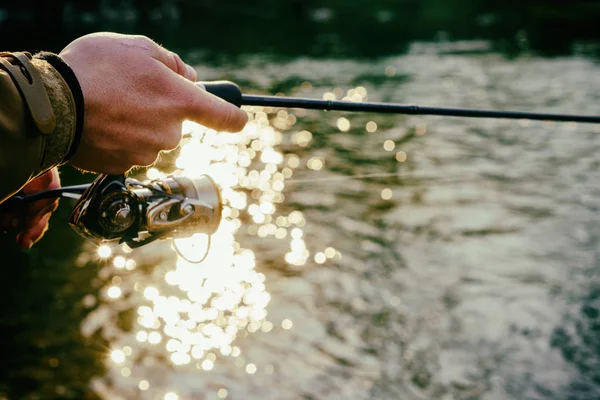 Pesca en el río —  Fotos de Stock