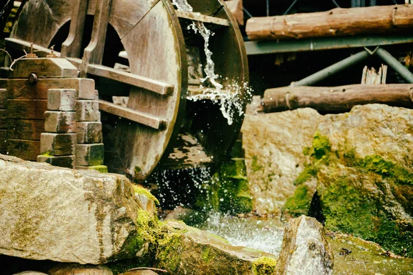 Moinho de água — Fotografia de Stock