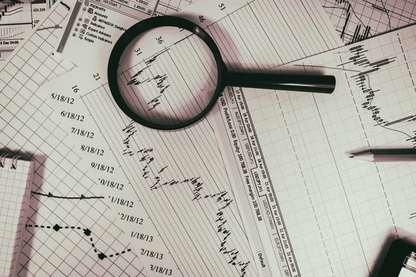 Análisis financiero y gráficos. Antecedentes sobre divisas y acciones ma — Foto de Stock