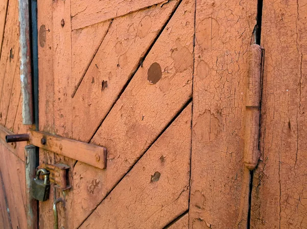 Kapalı eski kapı